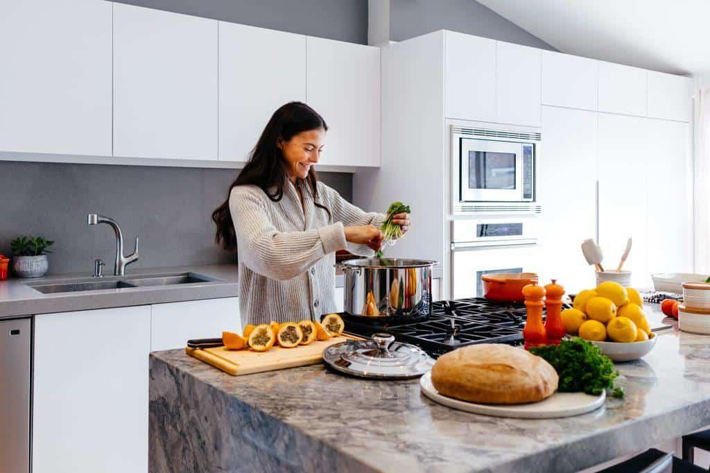 Benefits of Investing in Energy-Efficient Kitchen Appliances